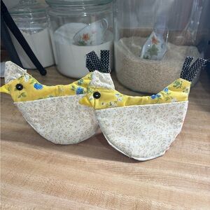 Chicken mittens, or pot hot holders